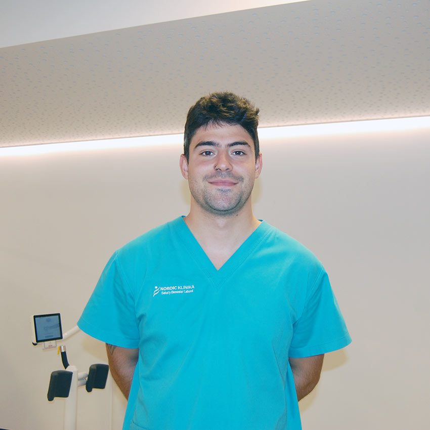 Unai-Mendieta-fisioterapeuta-Nordic-Klinika-tratamiento-dolor-espalda